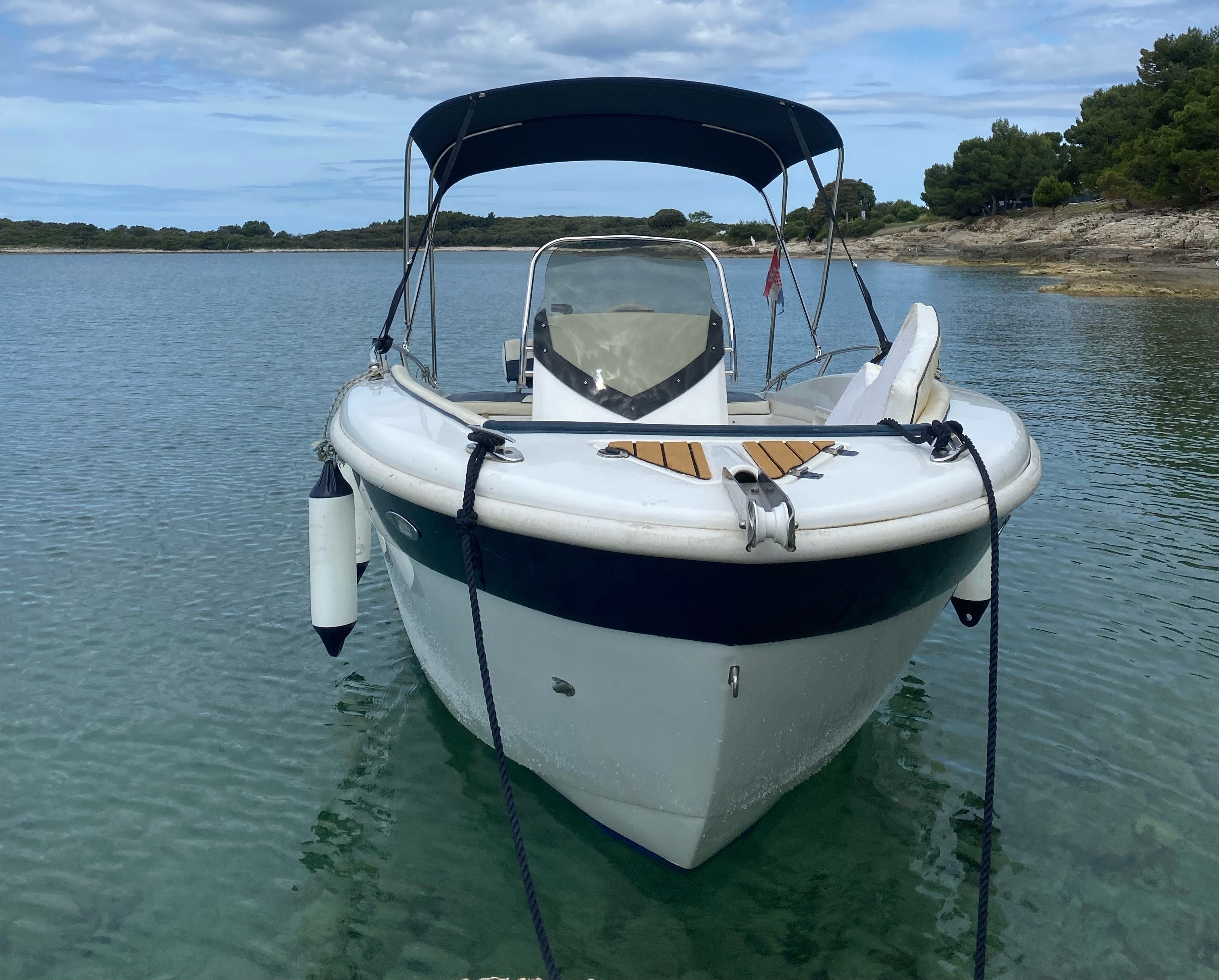 Rent a speedboat medulin